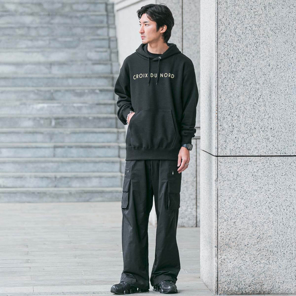 モデル（181cm 69kg）はXLサイズを着用しております。
