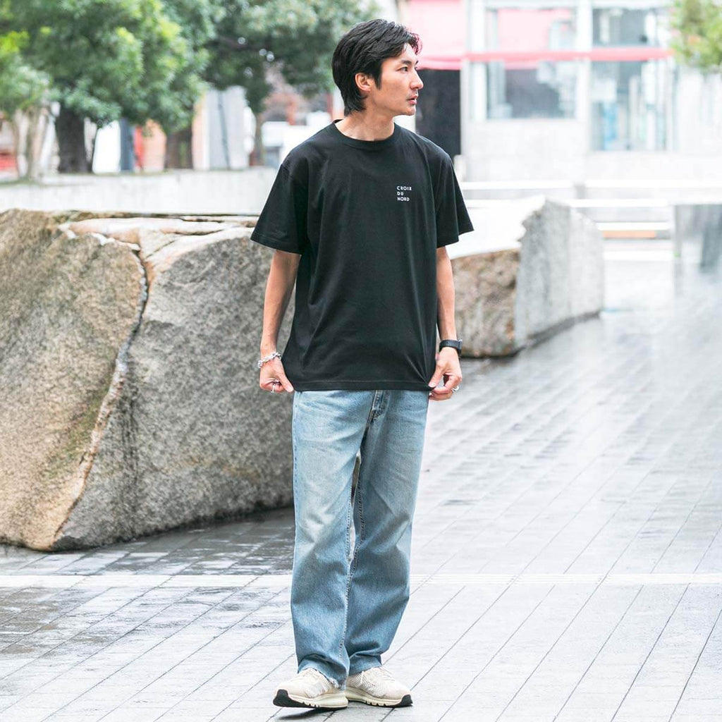 モデル（181cm 69kg）はLサイズを着用しております。
