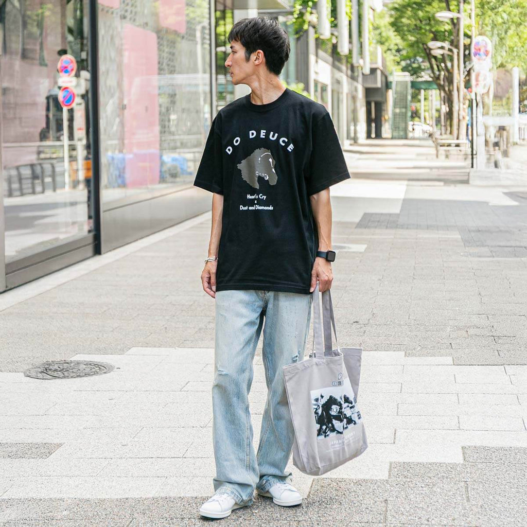 モデル（181cm 69kg）はXLを着用しております。
