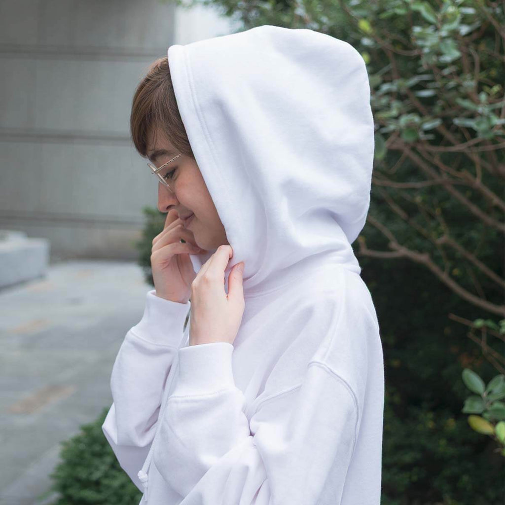 女性モデル（170cm）はXLサイズを着用しております。
