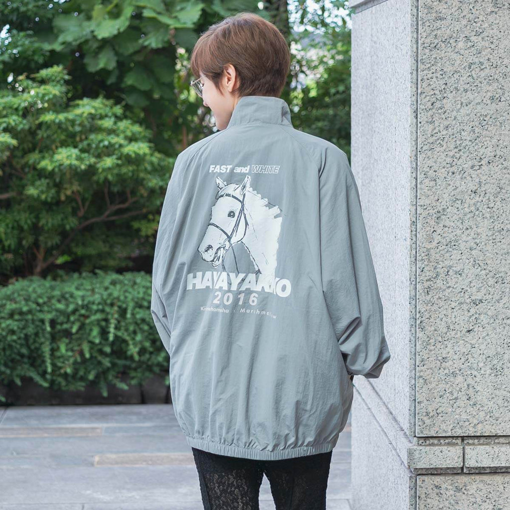 女性モデル（170cm）はXLサイズを着用しております。