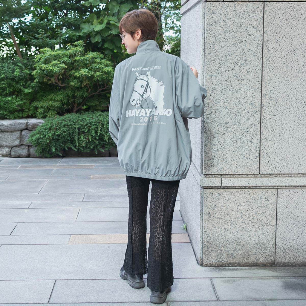 女性モデル（170cm）はXLサイズを着用しております。