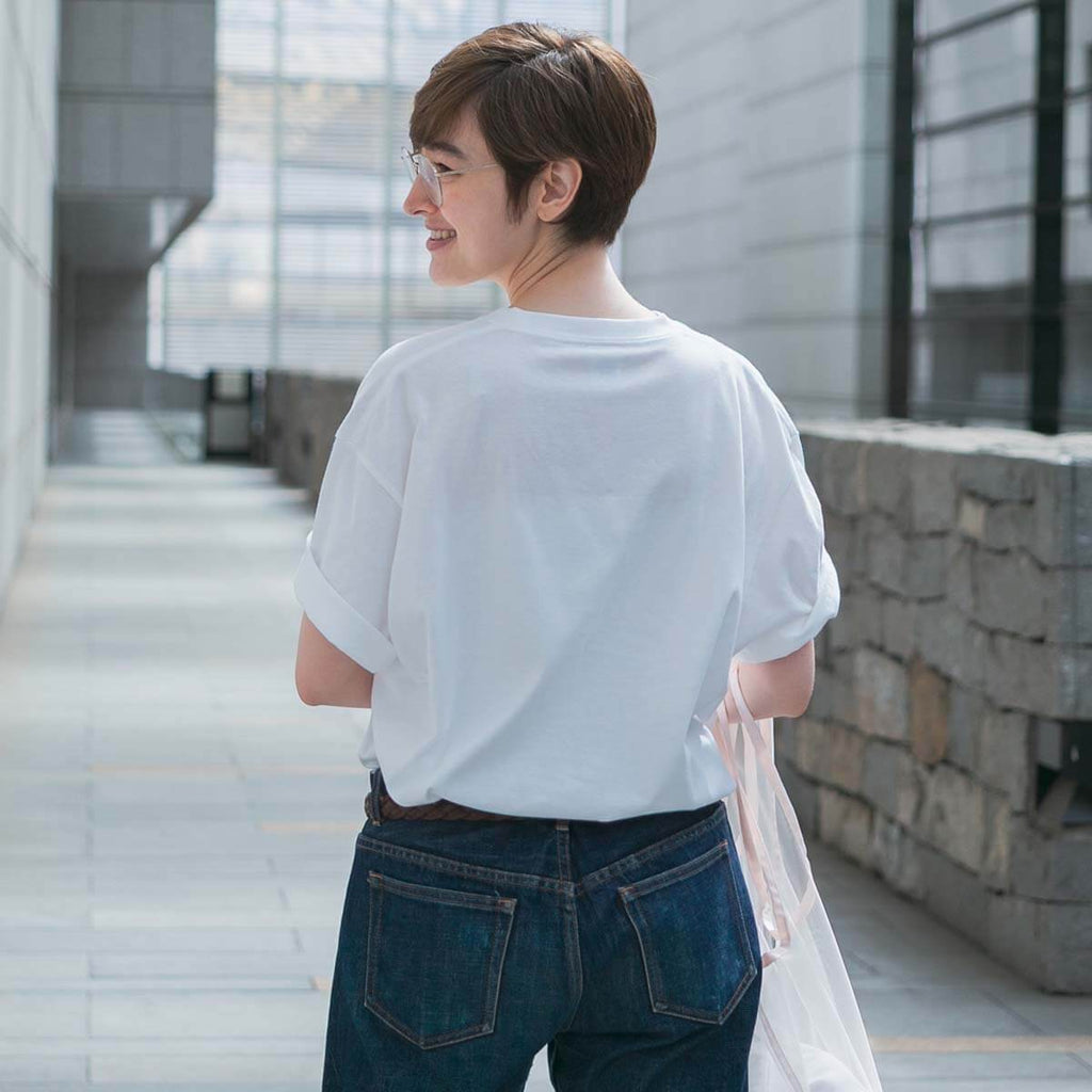 女性モデル（170cm）はXLサイズを着用しております。