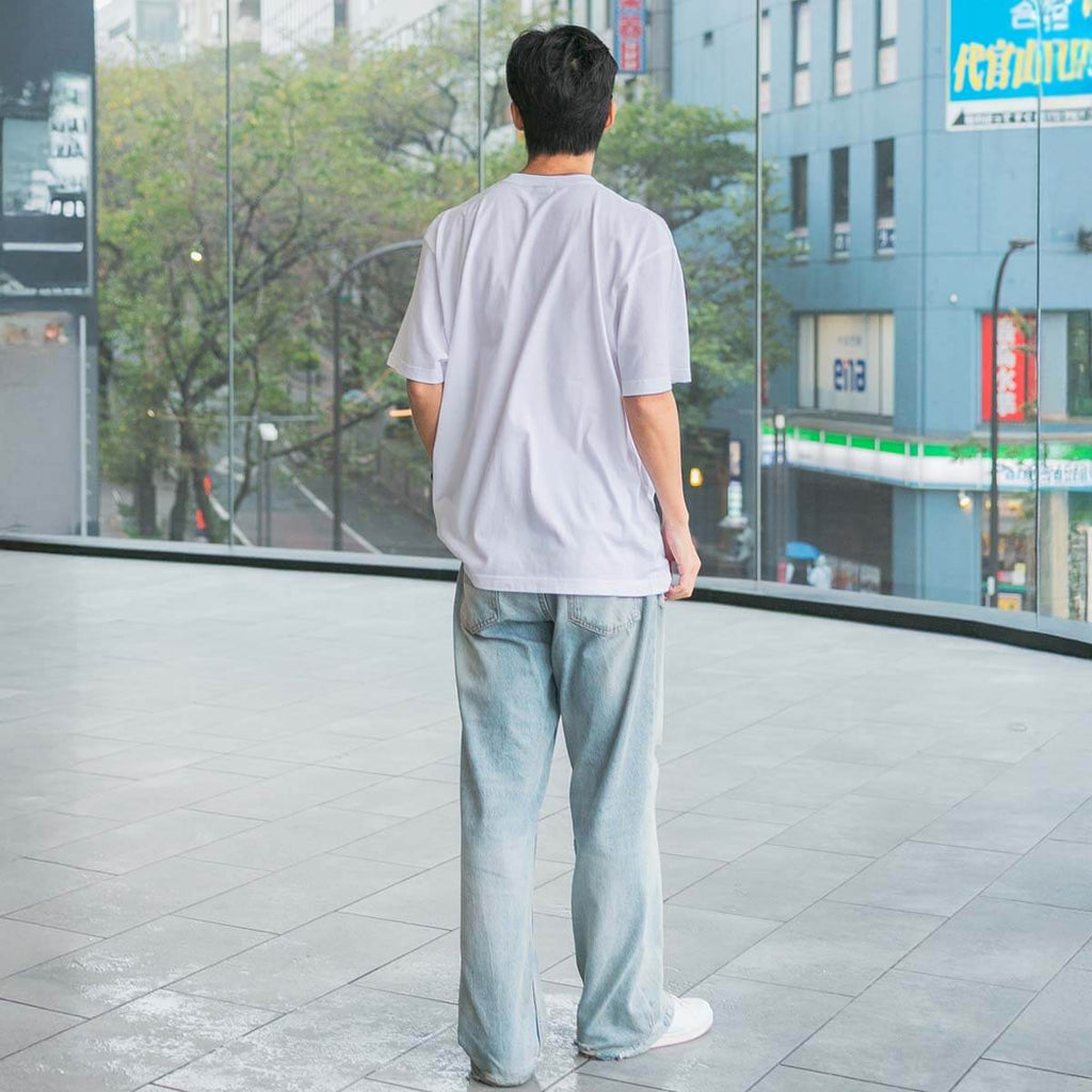 モデル（181cm69kg）はXLサイズを着用しております。