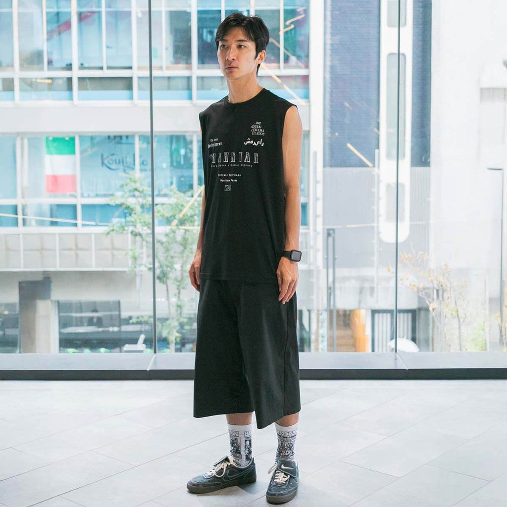 モデル（181cm69kg）はXLサイズを着用しております。