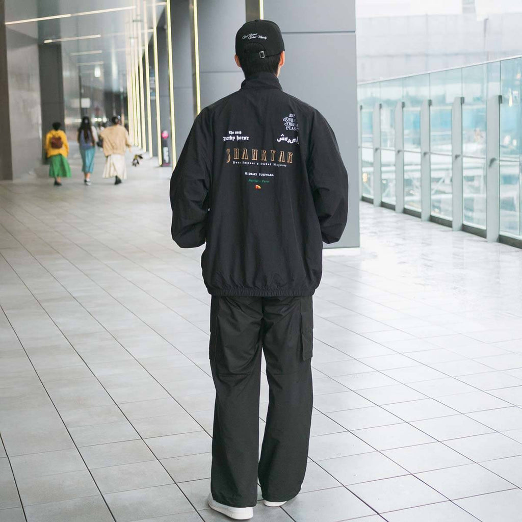 モデル（181cm69kg）はXLサイズを着用しております。