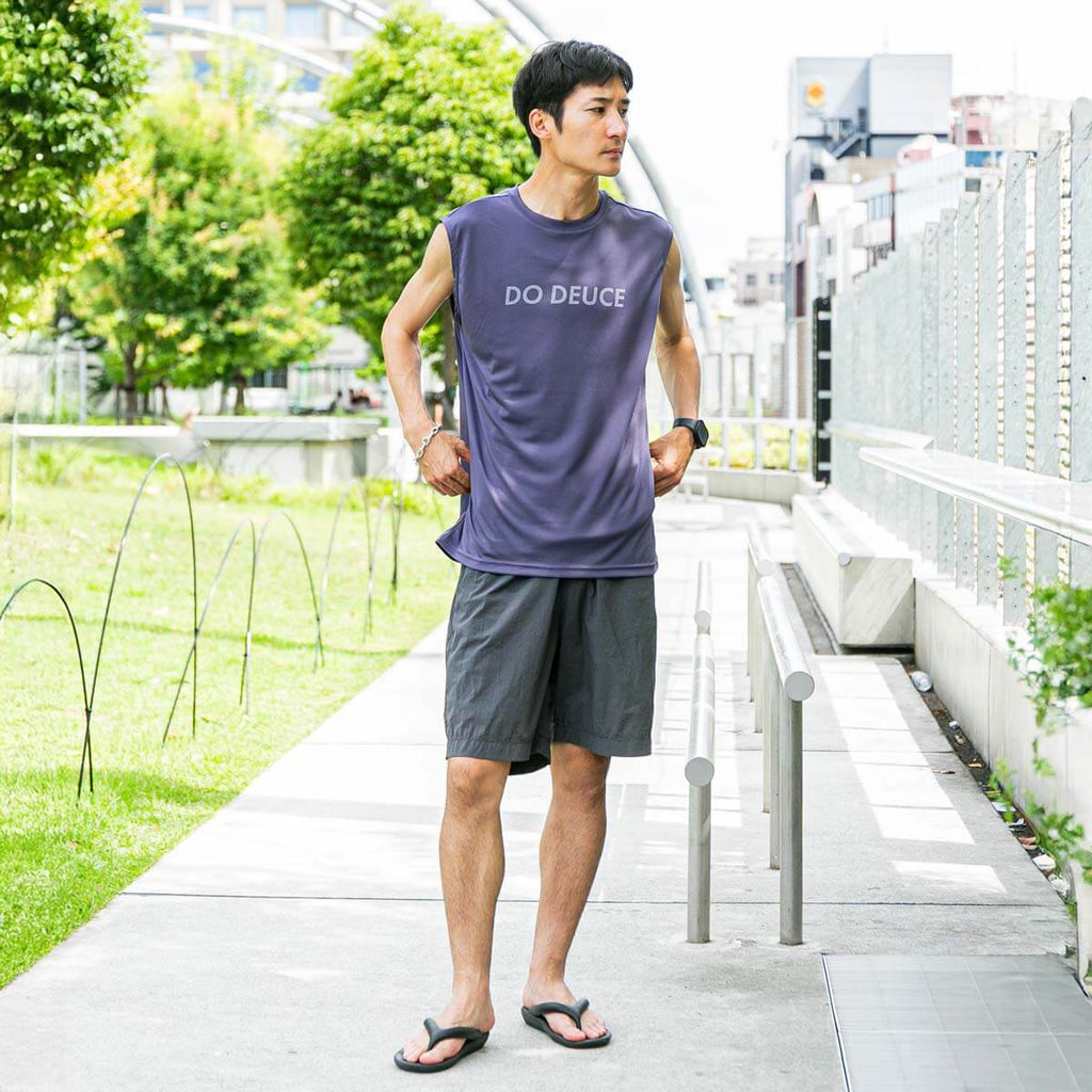 モデル（181cm 69kg）はXLを着用しております。